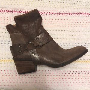 Donald pliner ankle boots